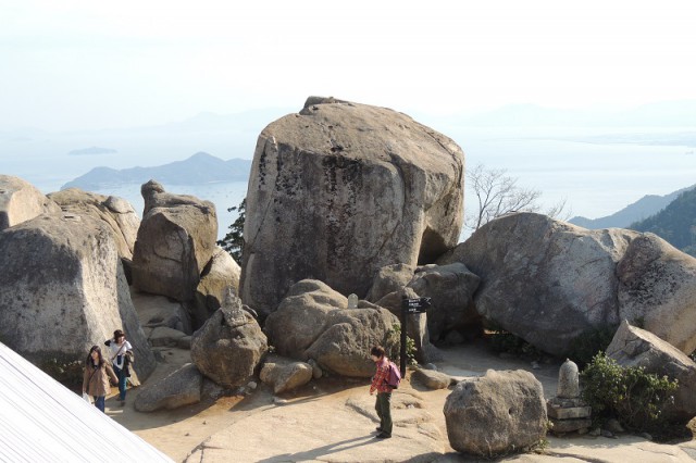 厳島　弥山　頂上の巨岩